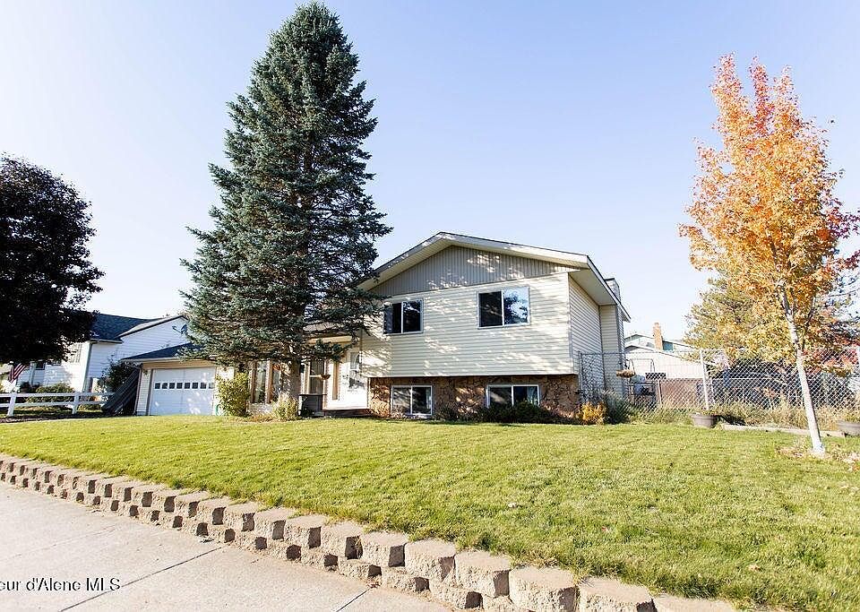 1st image of 1509 E Plaza Dr