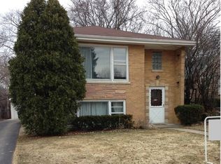 5 S June Ter, Lake Forest, IL 60045