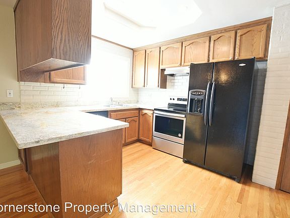 4th image of 493 Sioux Ln