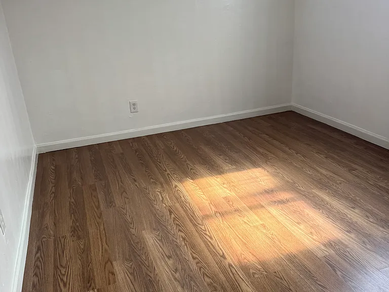 1308 Flower St — Photo 6