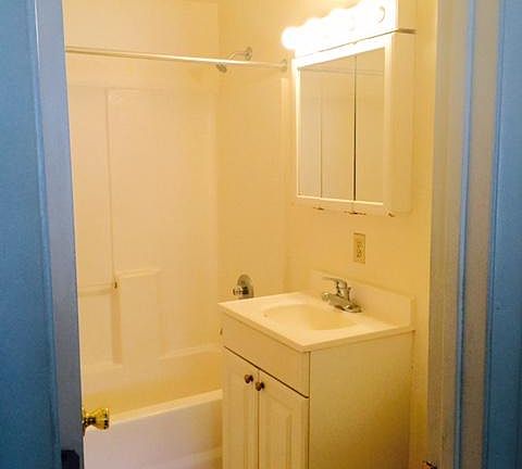 5th image of 126 S Melrose Ave #15