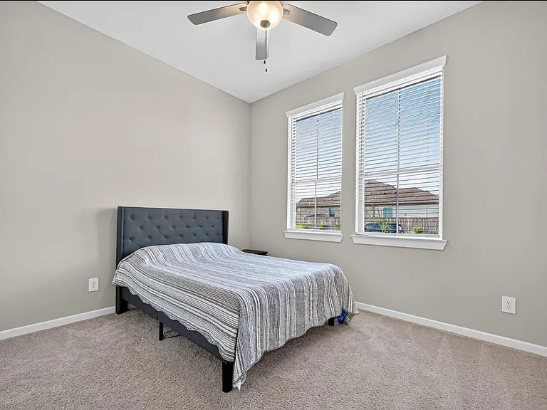 2134 Bluegrass Ln — Photo 11