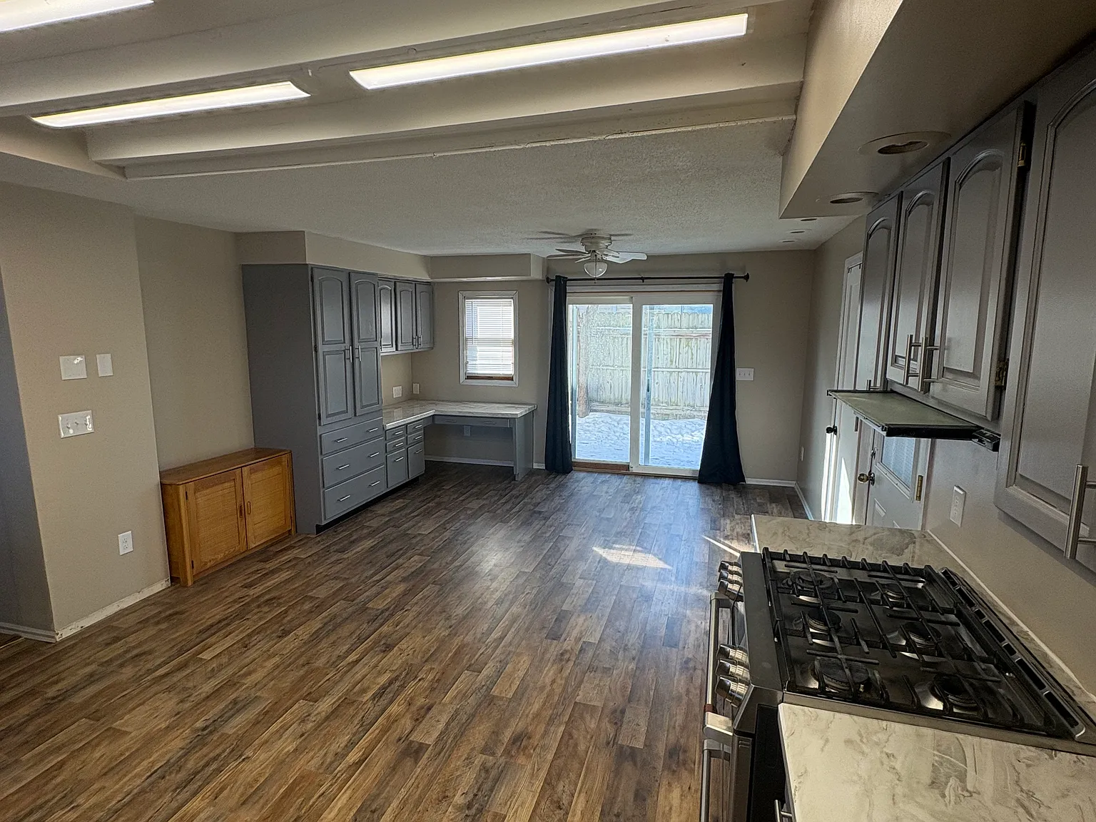 2 bed, 1000 sqft, $1,550 — Photo 3