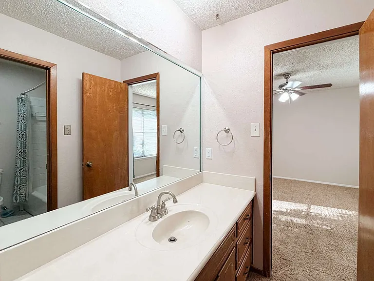 3708 Holland Dr — Photo 27
