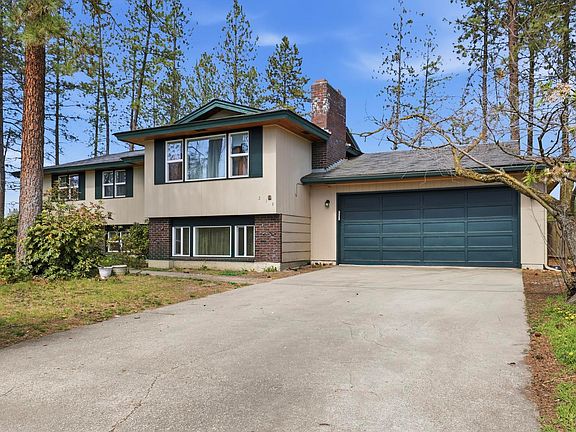2nd image of 318 W Spruce Ct