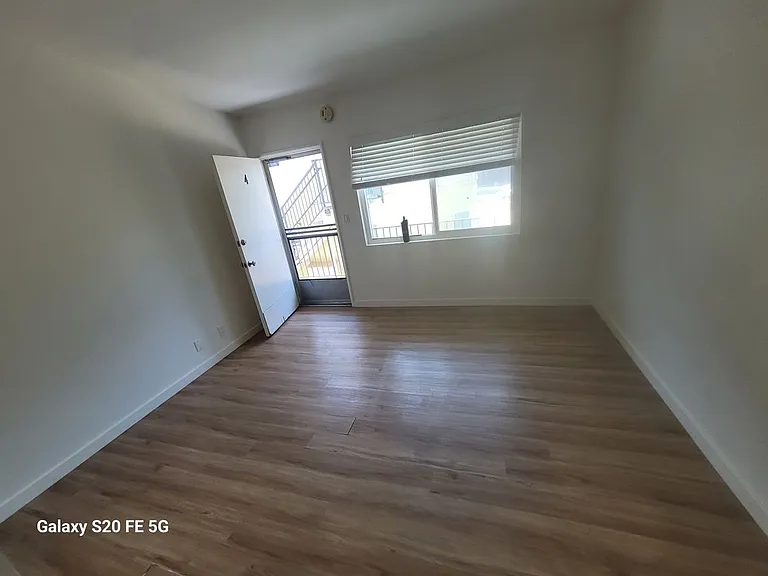 7263 W Manchester Ave — Photo 7