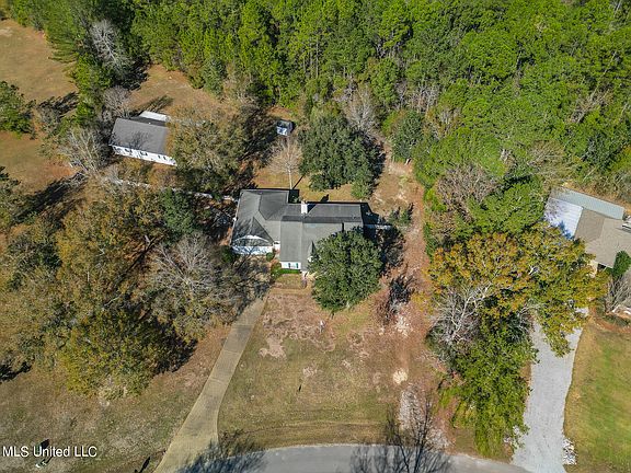 5th image of 1500 Magnolia Bluff Dr
