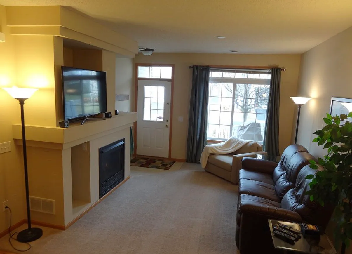 2 bed, 1.5 bath, 1501 sqft, $1,925 — Photo 4