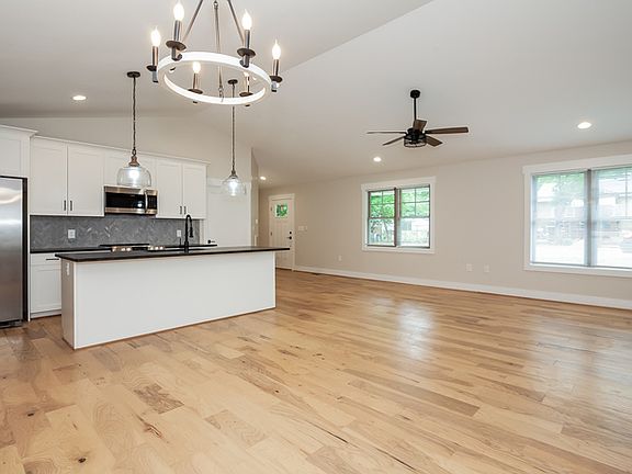 5th image of 3056 Reid Ave