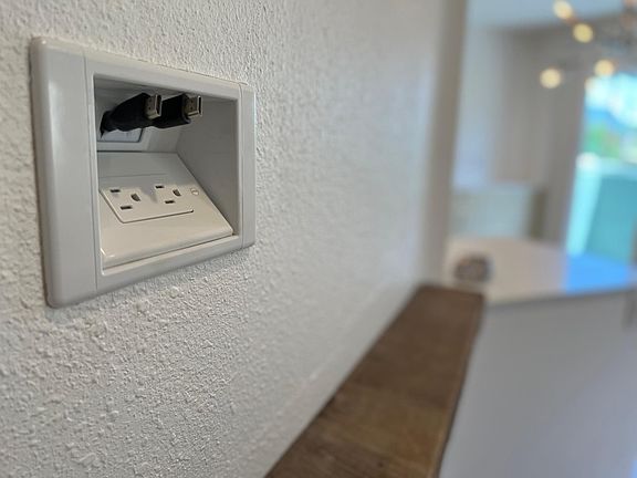 Power and HDMI hook up/ AT&T Fiber in building