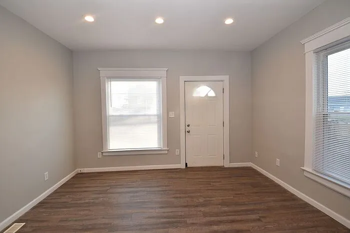 2 bed, 1.0 bath, $795 — Photo 3