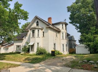 614 Becker Ave SW, Willmar, MN 56201