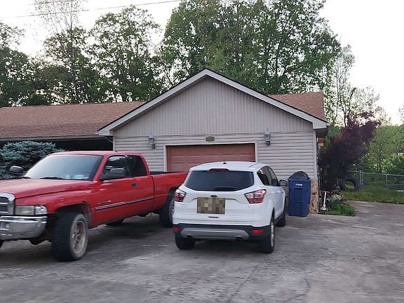 2nd image of 261 Tanglewood Dr