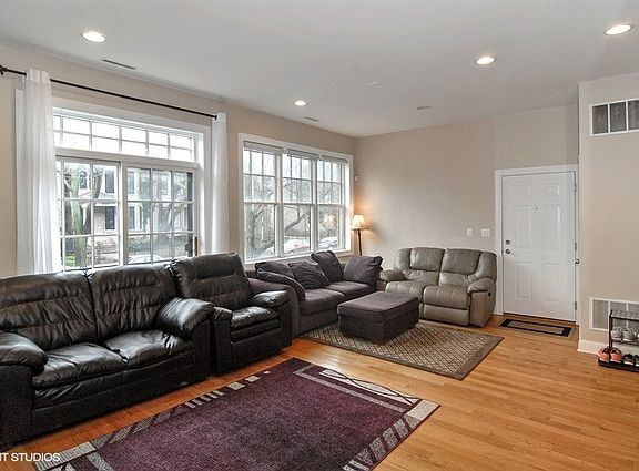 4th image of 1324 W Pratt Blvd APT 2E