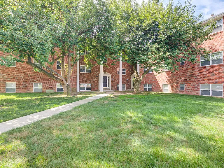Woodcrest Apartment Homes — Photo 15