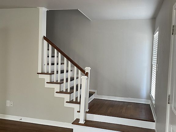 4th image of 120 Cole St
