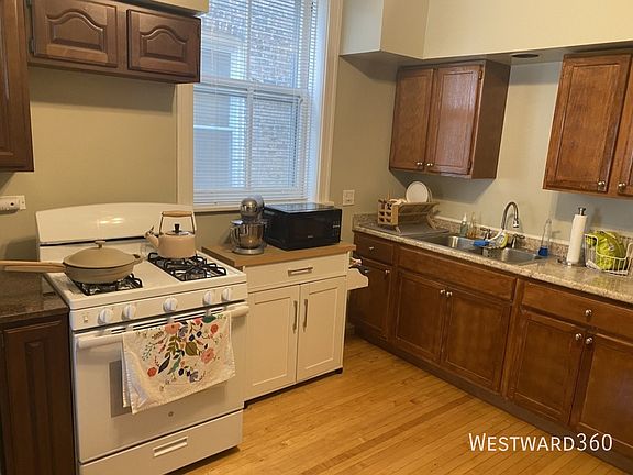 4th image of 2252 W Leland Ave #1