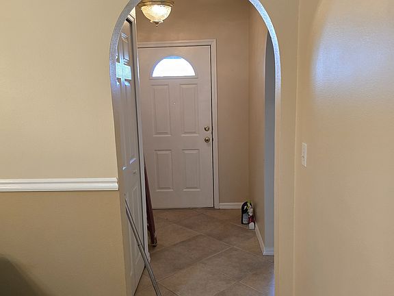 3rd image of 1227 White Oak Cir