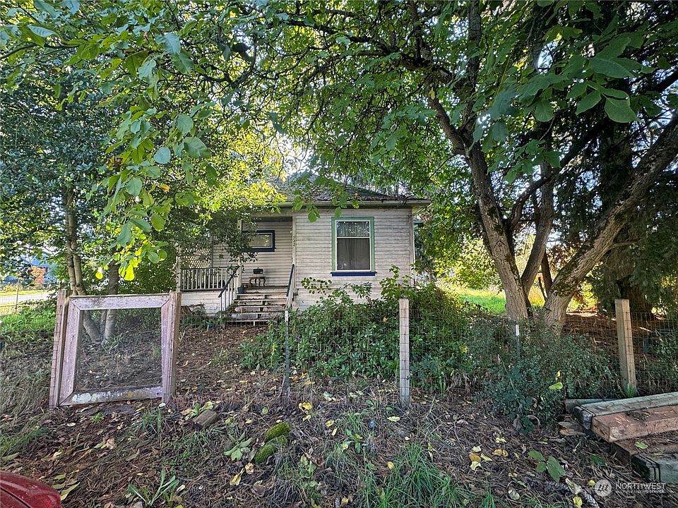 2nd image of 922 5th Street SE
