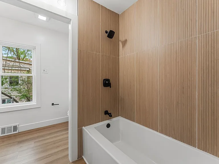 8534 Orchard Ave — Photo 5