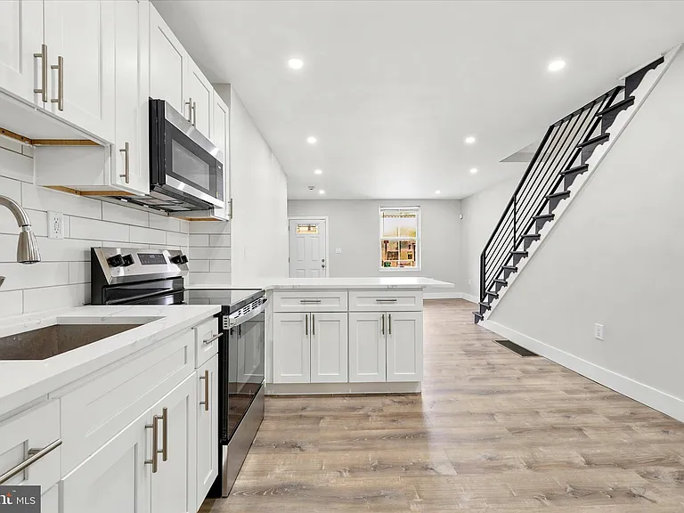 2310 Tasker St — Photo 1