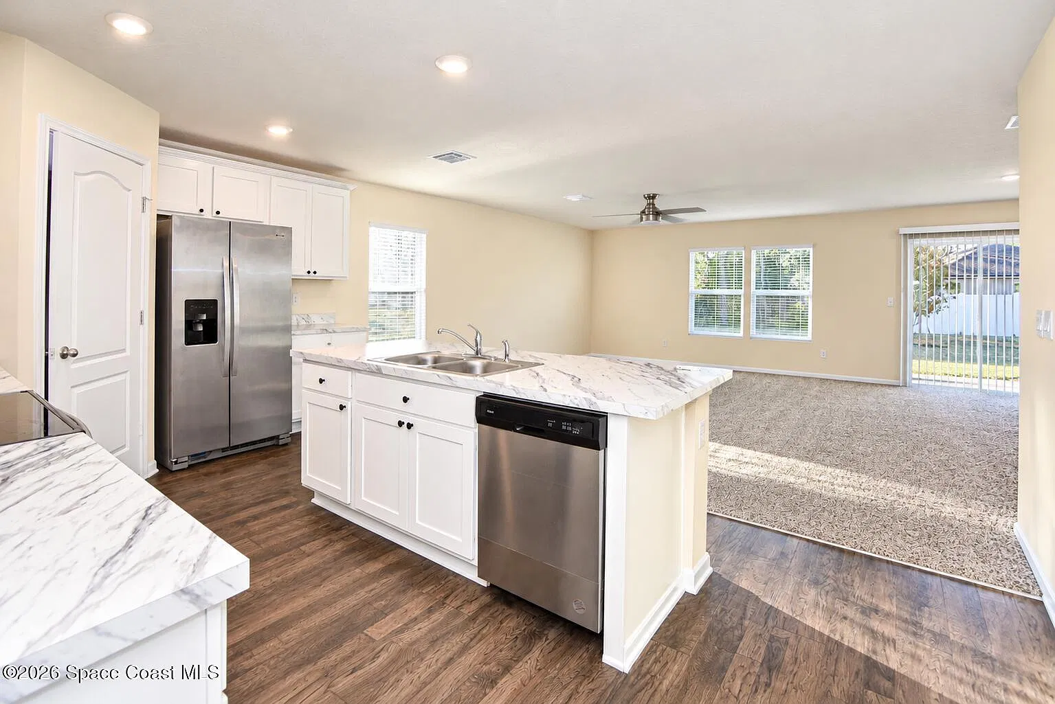4 bed, 2.0 bath, 1863 sqft, $2,195 — Photo 3