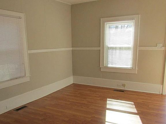 3rd image of 99 Gilmer St