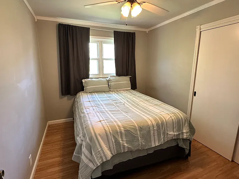 420 Hialeah Dr — Photo 9