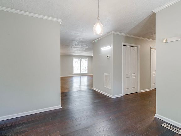 3rd image of 7905 Castleton Ln