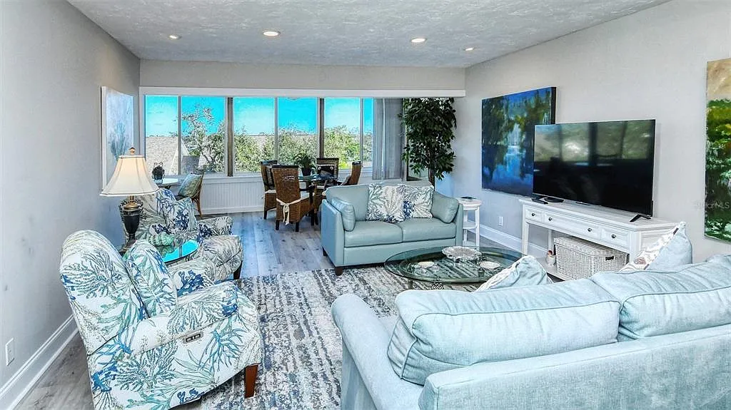 2 bed, 2.0 bath, 1200 sqft, $6,500 — Photo 2