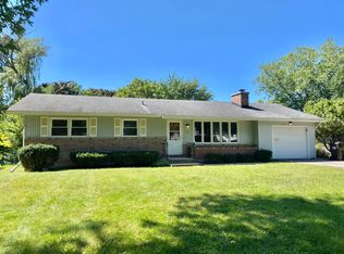 216 Evergreen Pkwy, Crystal Lake, IL 60014