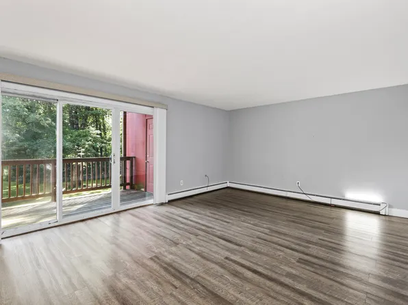 1109 Waterbury Road APT 1A, Cheshire, CT 06410
