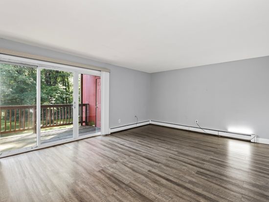 1109 Waterbury Road APT 1A, Cheshire, CT 06410