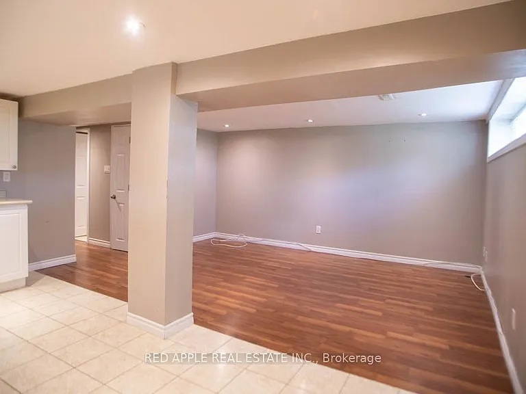 126 Longford Dr — Photo 15