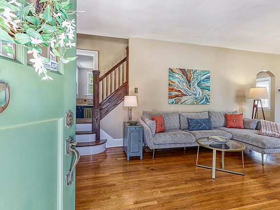 2nd image of 838 Alhambra Ct