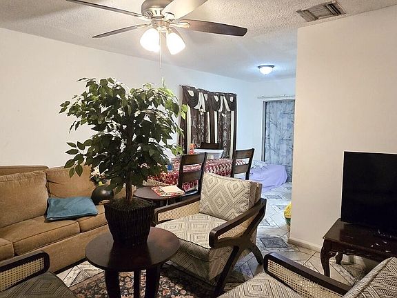 3rd image of 233 SE 26th Avenue