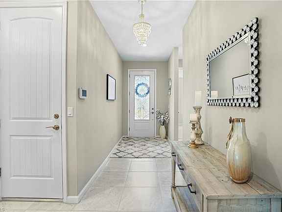 5th image of 2077 Hamlin ST