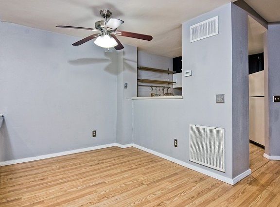5th image of 3934 60th St Unit 159