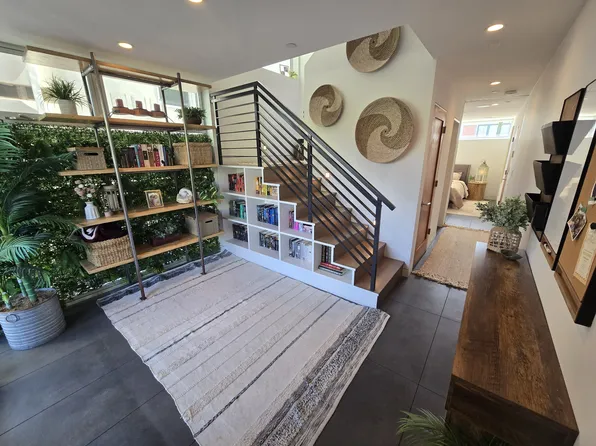 505 N Valley Dr, Manhattan Beach, CA 90266