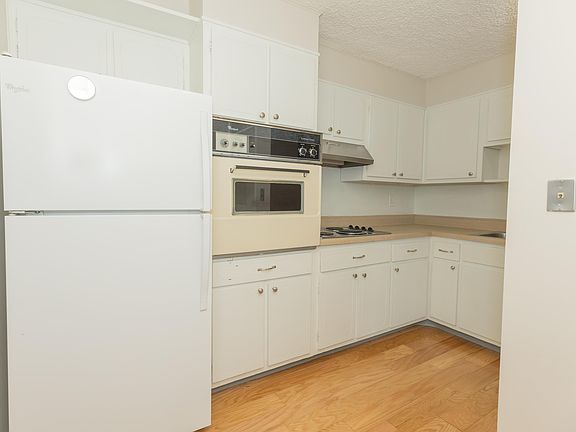 4th image of 1100 Erie Ave Unit 802