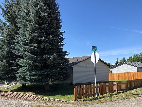 Corner lot Trees Some fence