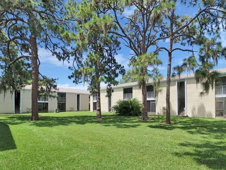 Garden Grove Apartments — Photo 7