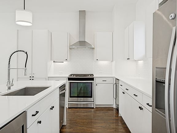 2nd image of 4913 Dartford Dr