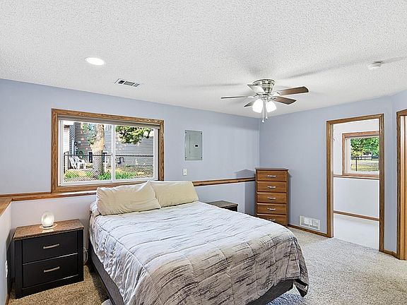 3rd image of 13534 Brenda Blvd