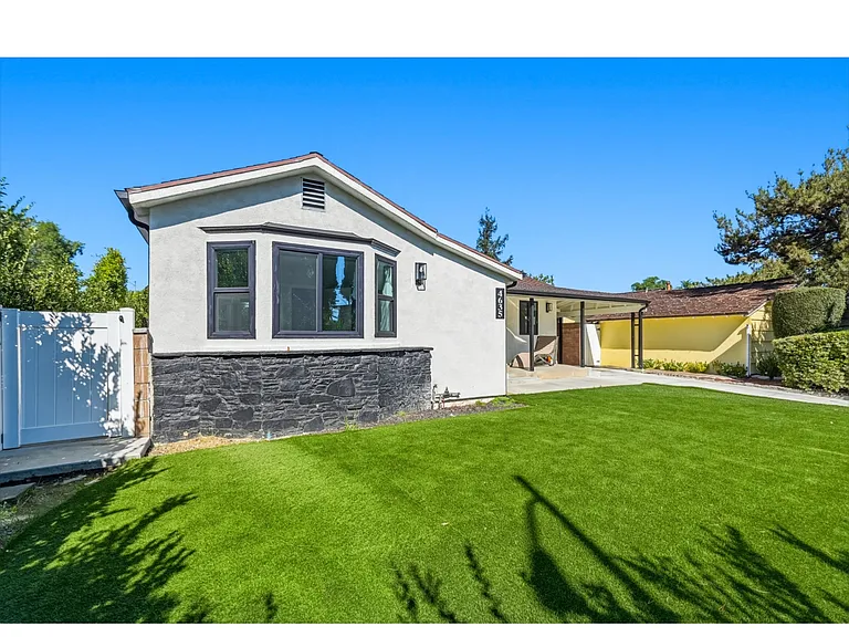 4635 Kraft Ave — Photo 45