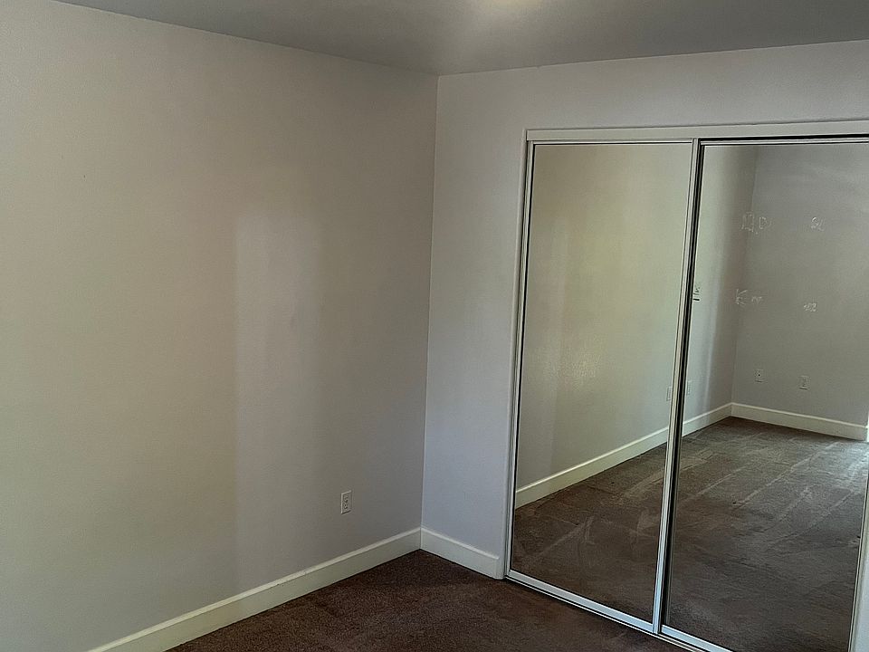 1st image of 2905-2909 SE 118th Ave