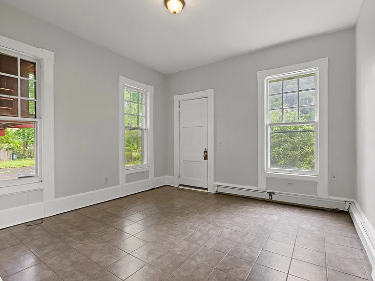 307 Franklin Pl — Photo 12