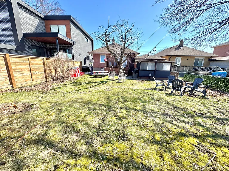 36 Ashmore Ave #LOWER — Photo 11