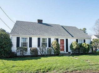 2 Roseland Ct, Riverside, RI 02915