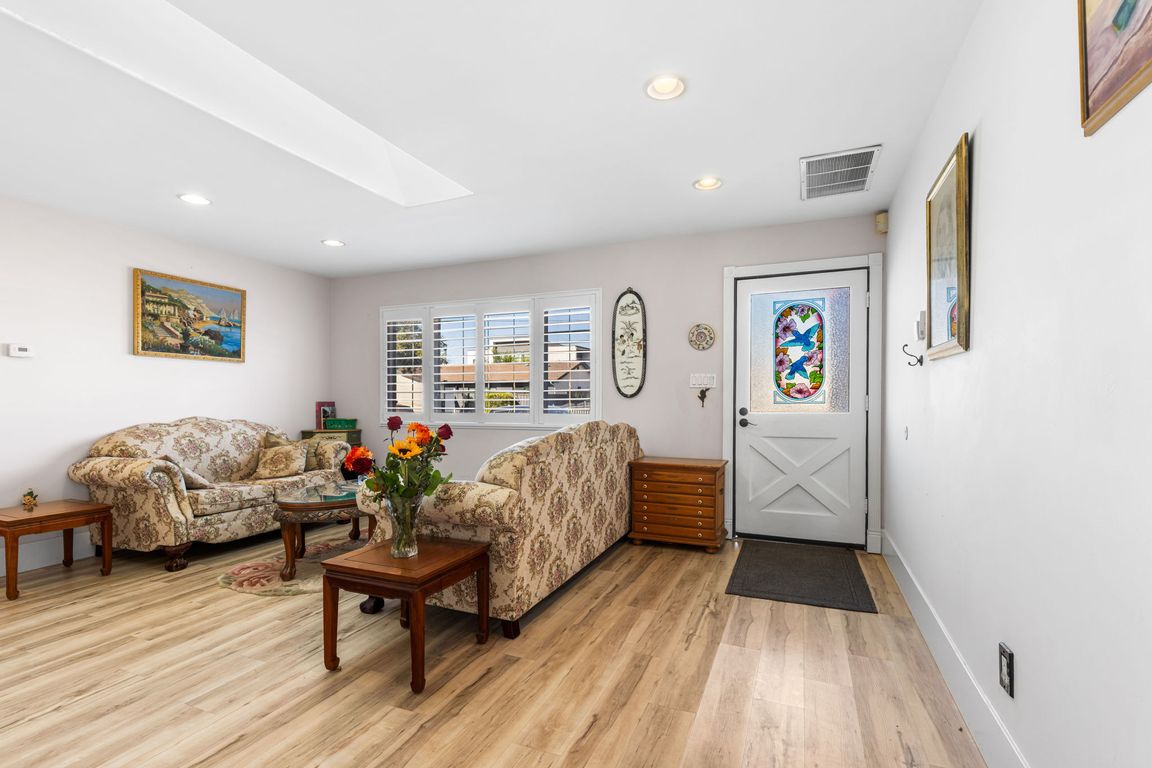 next background image